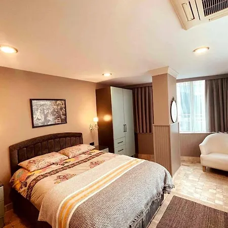 Modern , Two Bedroom And Livingroom On Main Street * Cekme