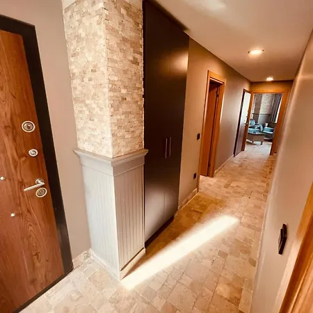 Modern , Two Bedroom And Livingroom On Main Street Cekme