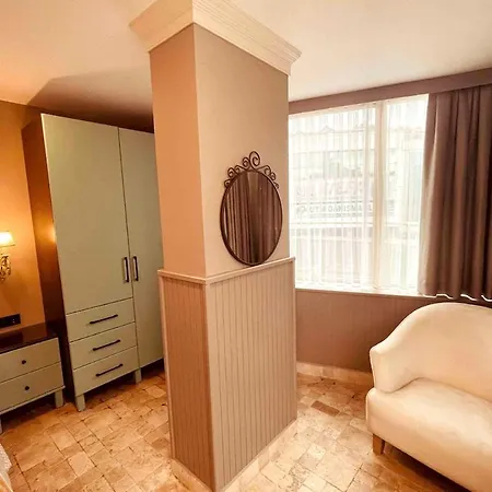 Appartamento Modern , Two Bedroom And Livingroom On Main Street