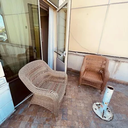 Modern , Two Bedroom And Livingroom On Main Street * Cekme